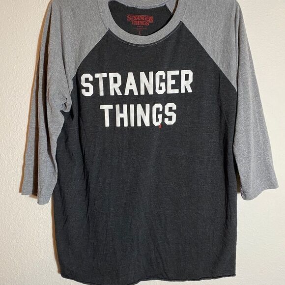 Stranger Things T-Shirt - Picture 6 of 6